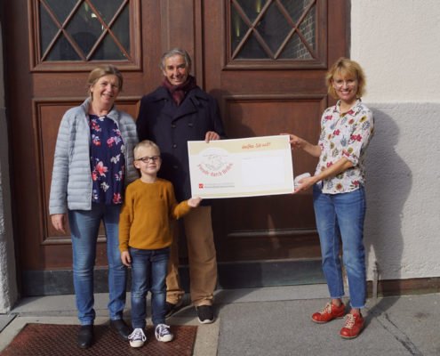 1.145 Euro für „Freude durch Helfen“ – Bild 2 von 2