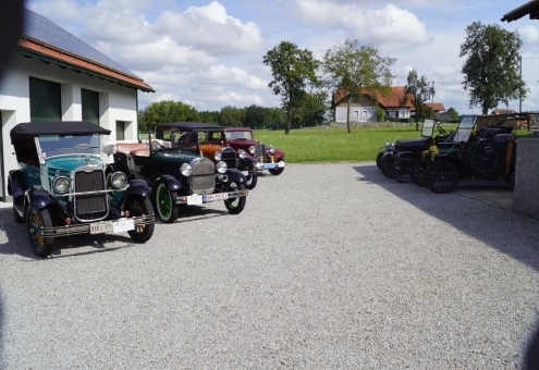 8. Schnauferl- und Veteranentreffen mit Ausfahrt in Ried im Innkreis 2024 – Bild 14 von 17