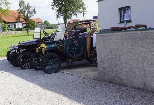 8. Schnauferl- und Veteranentreffen mit Ausfahrt in Ried im Innkreis 2024 – Bild 15 von 17